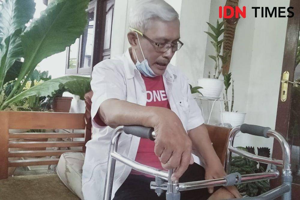 Ketua RT 05 RW 01 Kompleks Polri Duren Tiga, Seno Sunarto (IDN Times/Dini Suciatiningrum)