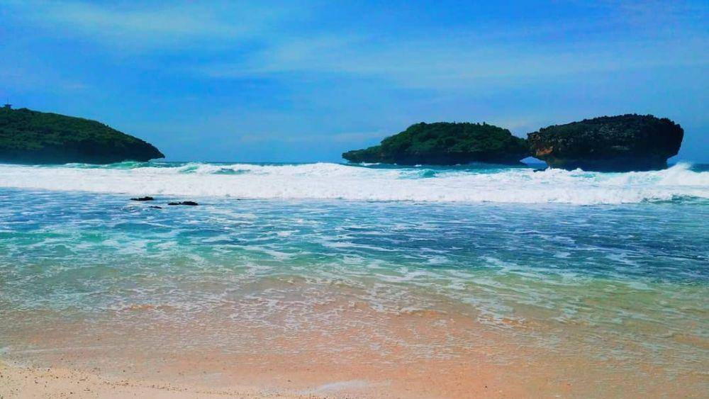 potret Pantai Srau (instagram.com/Arlinda_wijayanti)