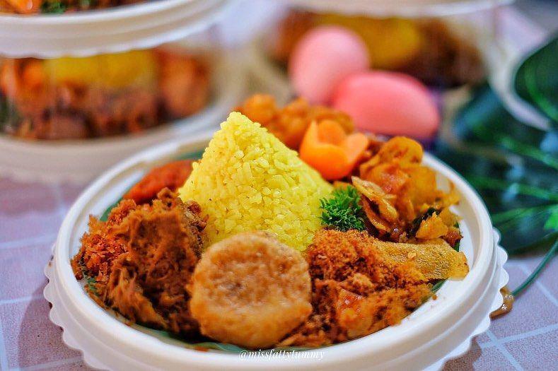 5 Hidangan Wajib pada Tradisi Tedak Siten, Ada Jadah Tujuh Warna!