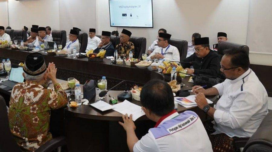 Menag dan PPIH Arab Saudi menggelar Rapat Evaluasi Penyelenggaraan Puncak Haji Armuzna. (Dok. Kemenag).