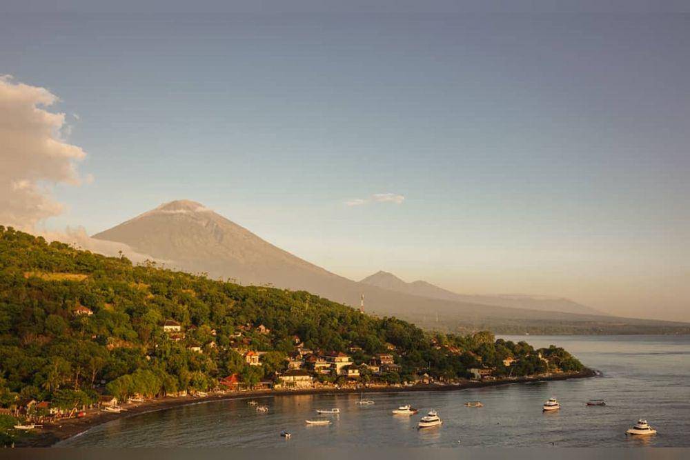 potret Pantai Amed (instagram.com/aliphoto1010)