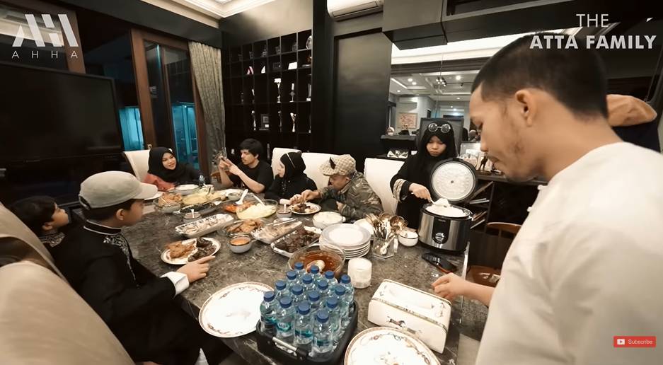 Dinner Gen Halilintar bareng Aurel, Atta, Ameena (YouTube.com/AH)