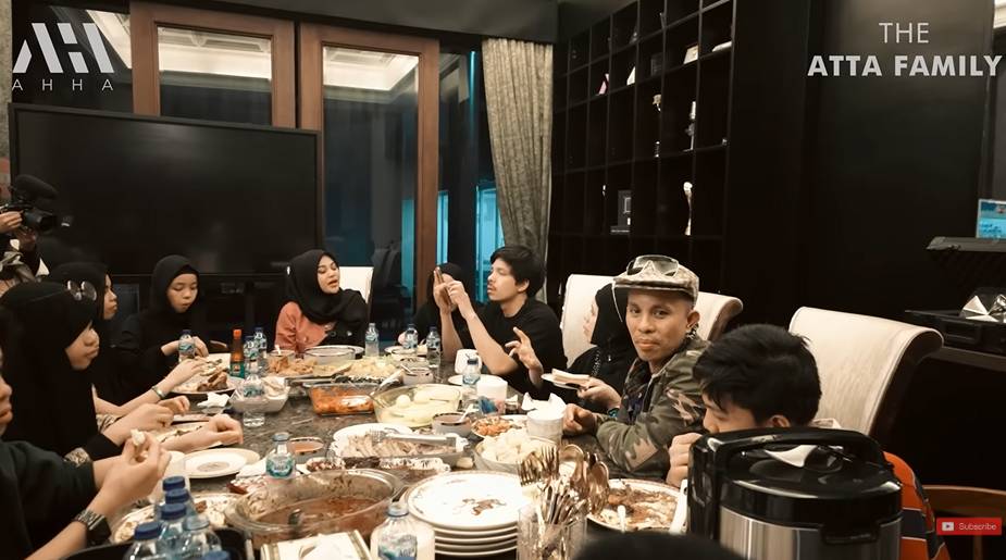Dinner Gen Halilintar bareng Aurel, Atta, Ameena (YouTube.com/AH)