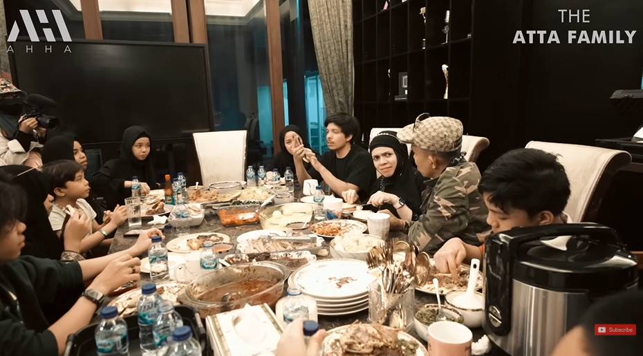 Dinner Gen Halilintar bareng Aurel, Atta, Ameena (YouTube.com/AH)