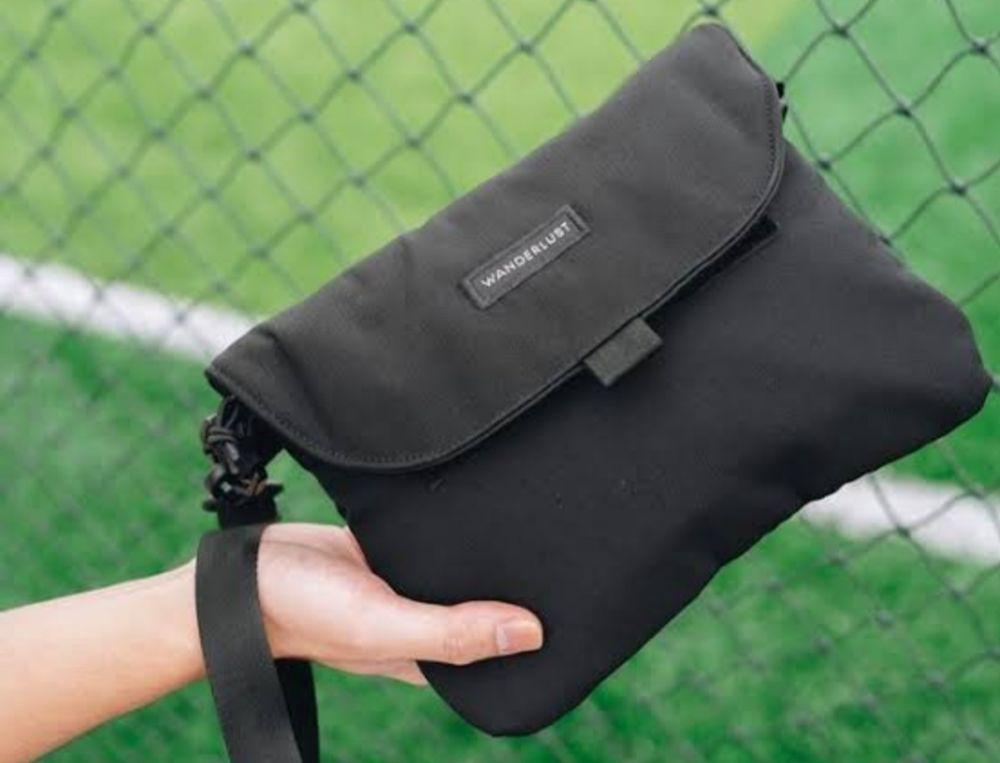 Wanderlust Tas Selempang Handbag Shoulder Bag Wagga Black (shopee.co.id/wanderlust_official_shop)