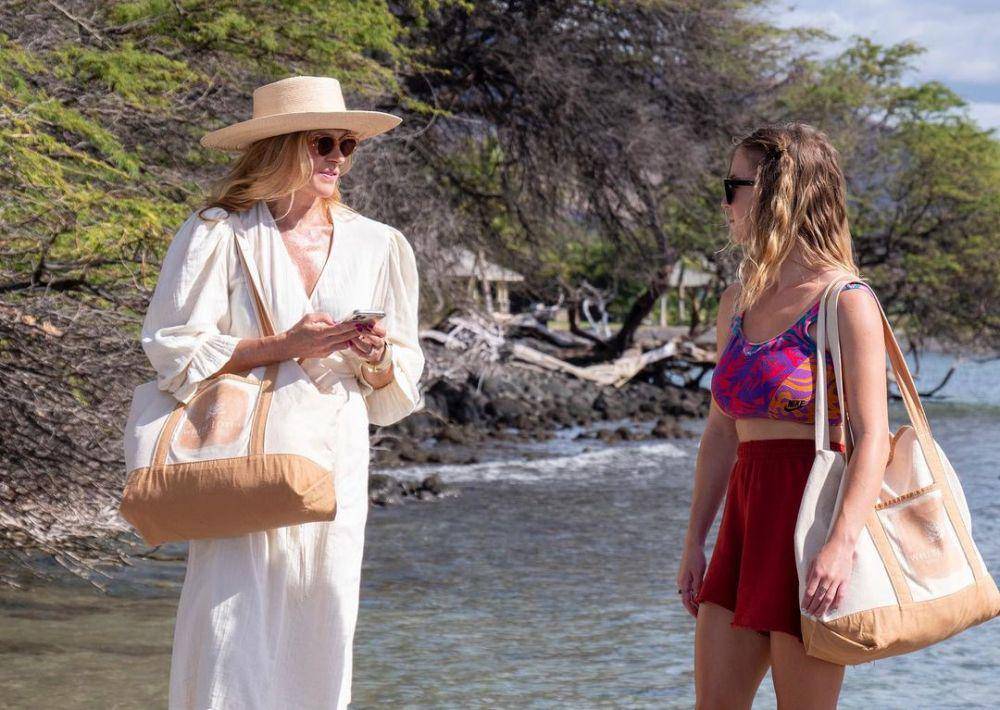 cuplikan adegan Connie Britton dan Sydney Sweeney di serial The White Lotus (dok. HBO/The White Lotus)