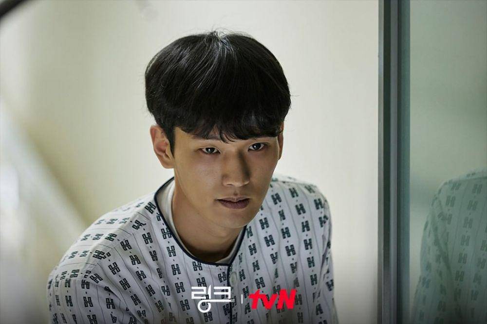 Shin Jae Hwi di drama Link: Eat, Love, Kill (instagram.com/tvn_drama/)