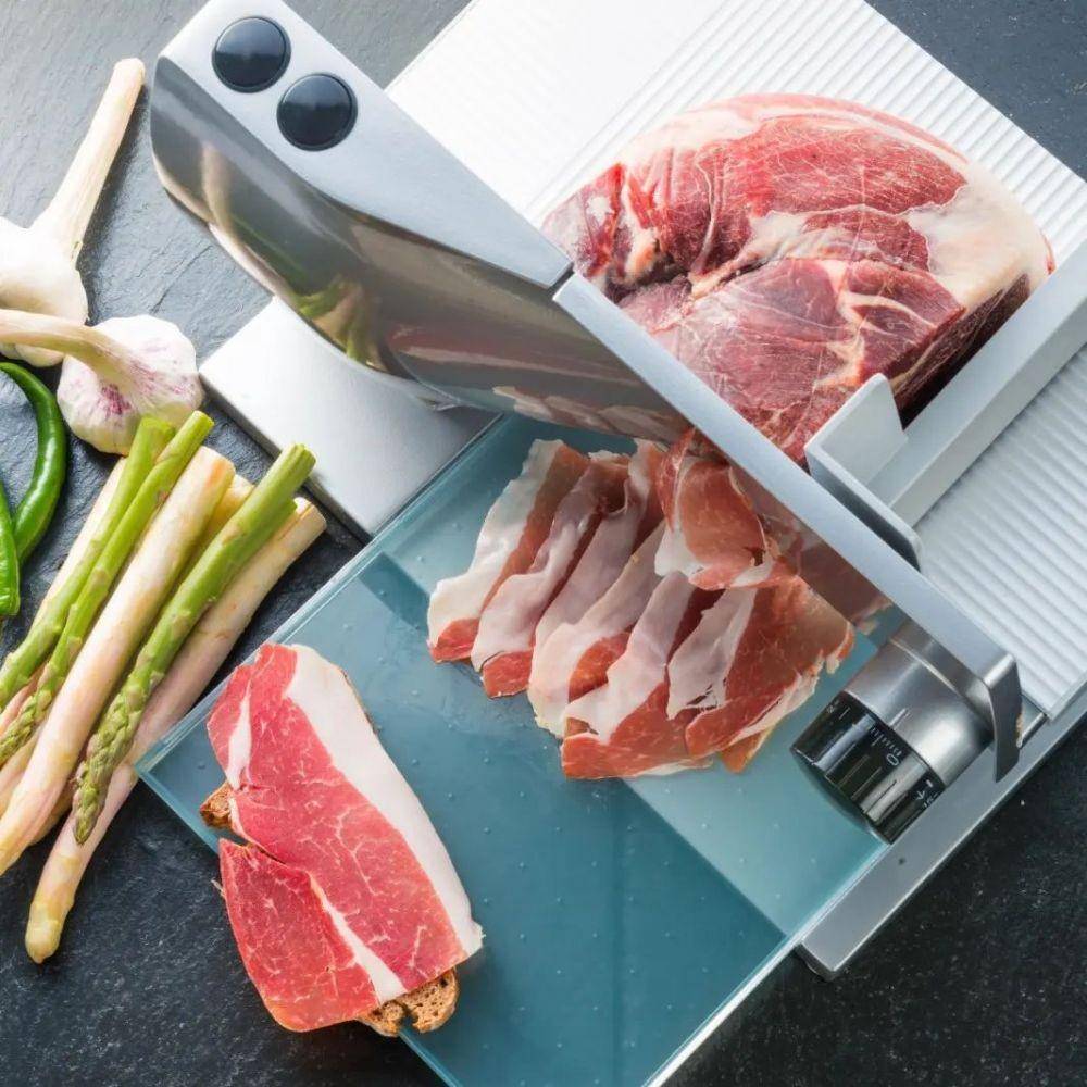 Ilustrasi meat slicer untuk memotong daging (instagram.com/foodingredientsturkeymag)