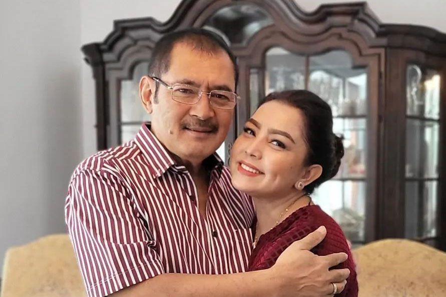 Rayakan 22 Tahun Nikah, 10 Kemesraan Mayangsari & Bambang Trihatmodjo