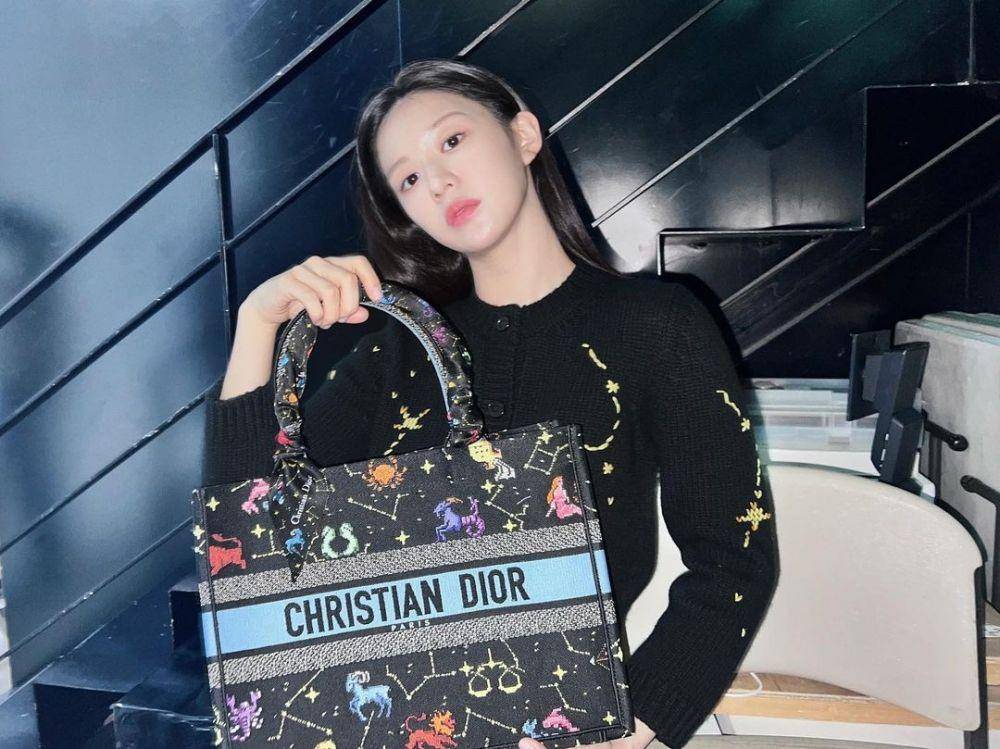 Goo Yoon Jung with Dior (instagram.com/goyounjung/)
