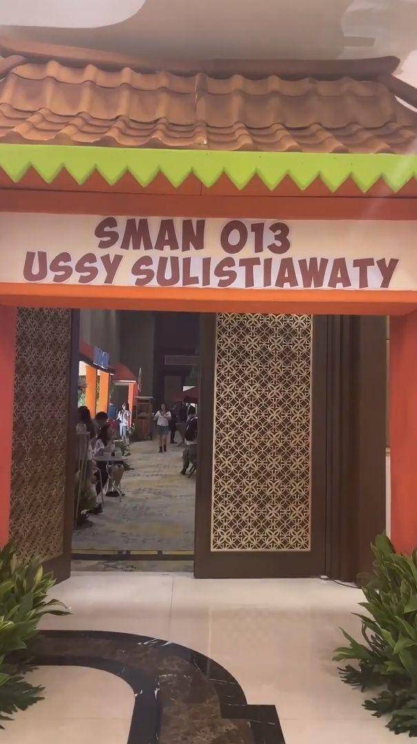 potret pesta ultah Ussy Sulistiawaty (instagram.com/_nadiastefanie_)