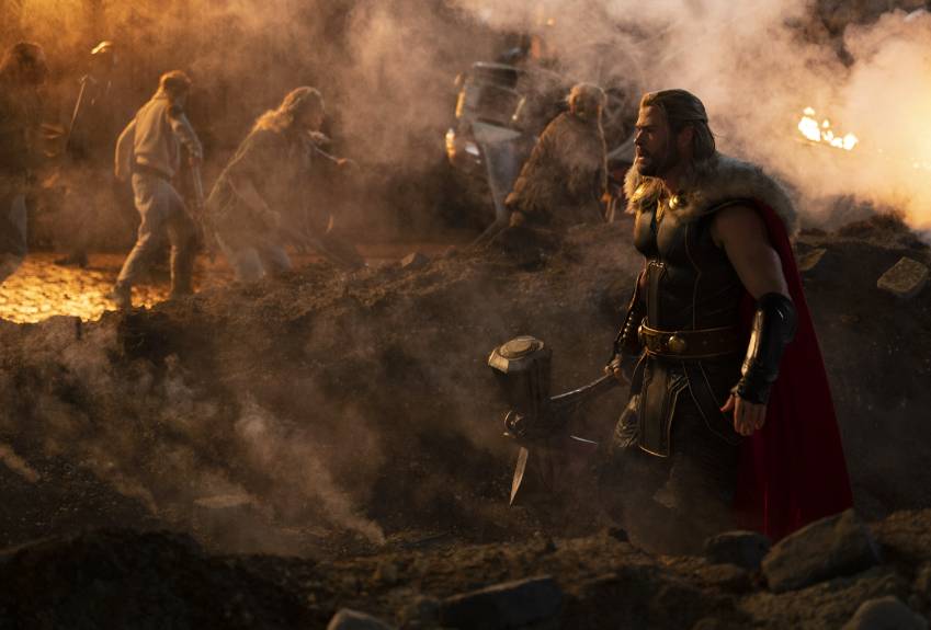 ilustrasi film Thor: Love and Thunder (imdb.com/Jasin Boland)