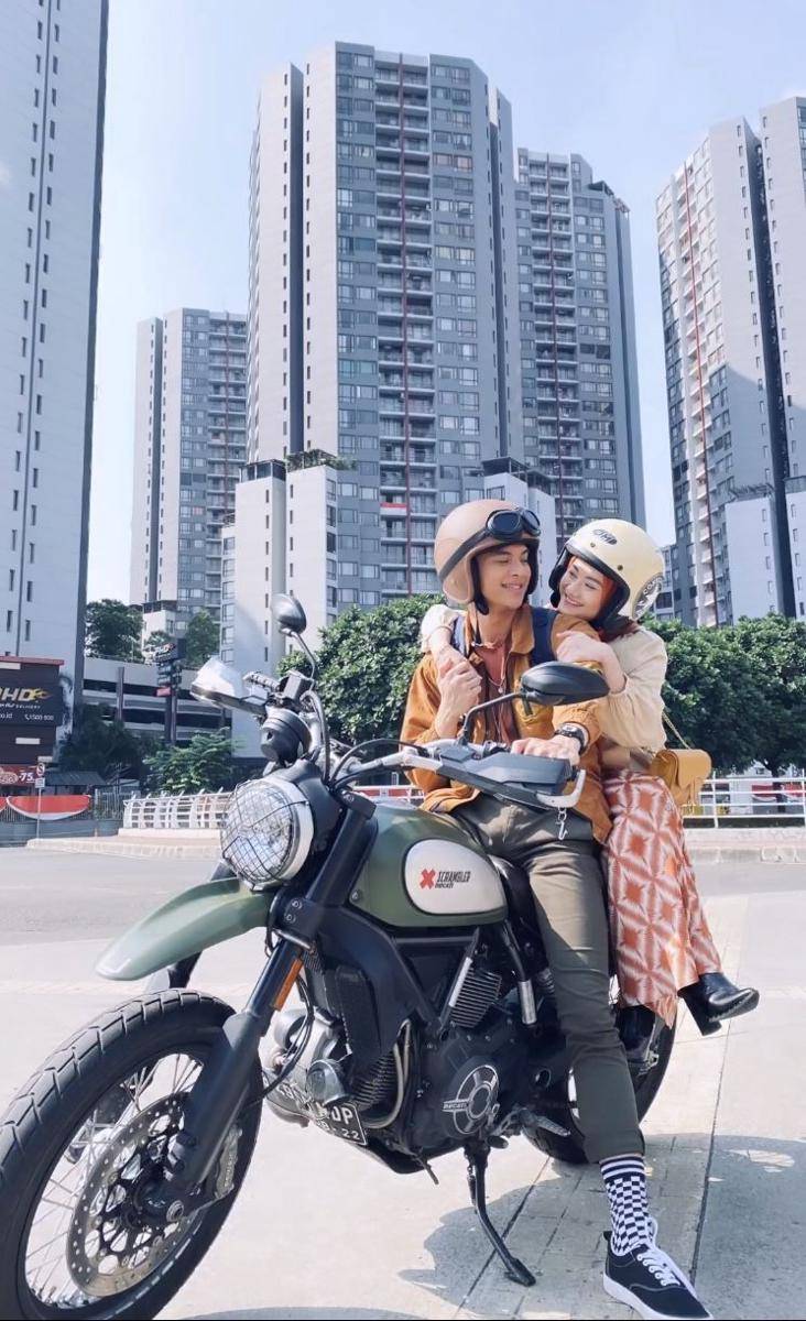 Rey dinda (instagram.com/rey_mbayang)