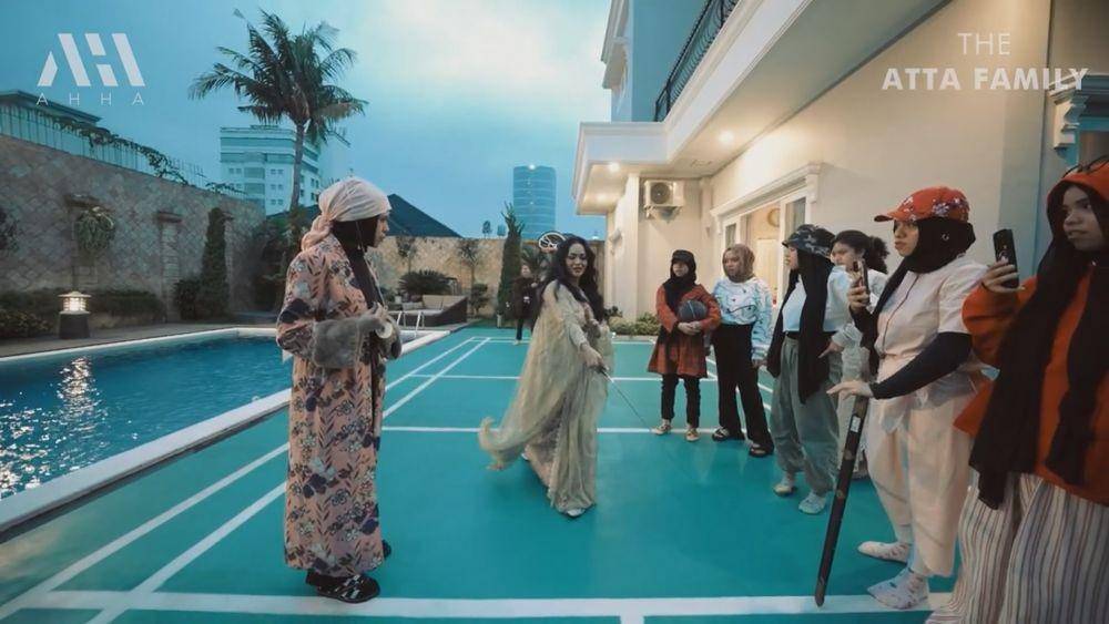 Krisdayanti ketemu besan (youtube.com/attahalilintar)