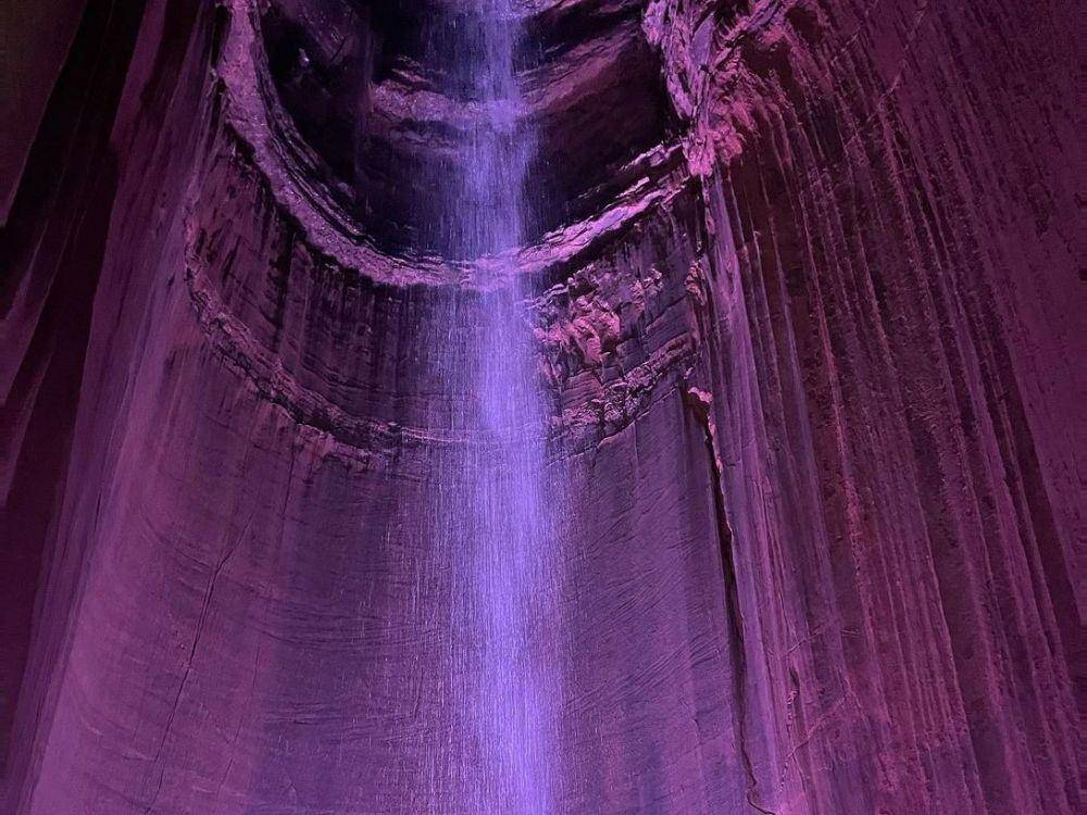 potret Ruby Falls (instagram.com/a_180505)