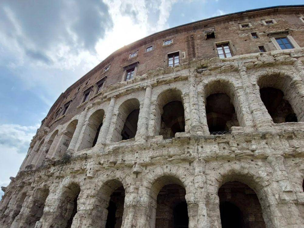 potret Teater Marcellus (instagram.com/audentes_fortuna.iuvat)