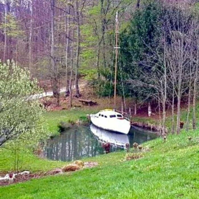 sulit dicerna logika (instagram.com/meta_visions)