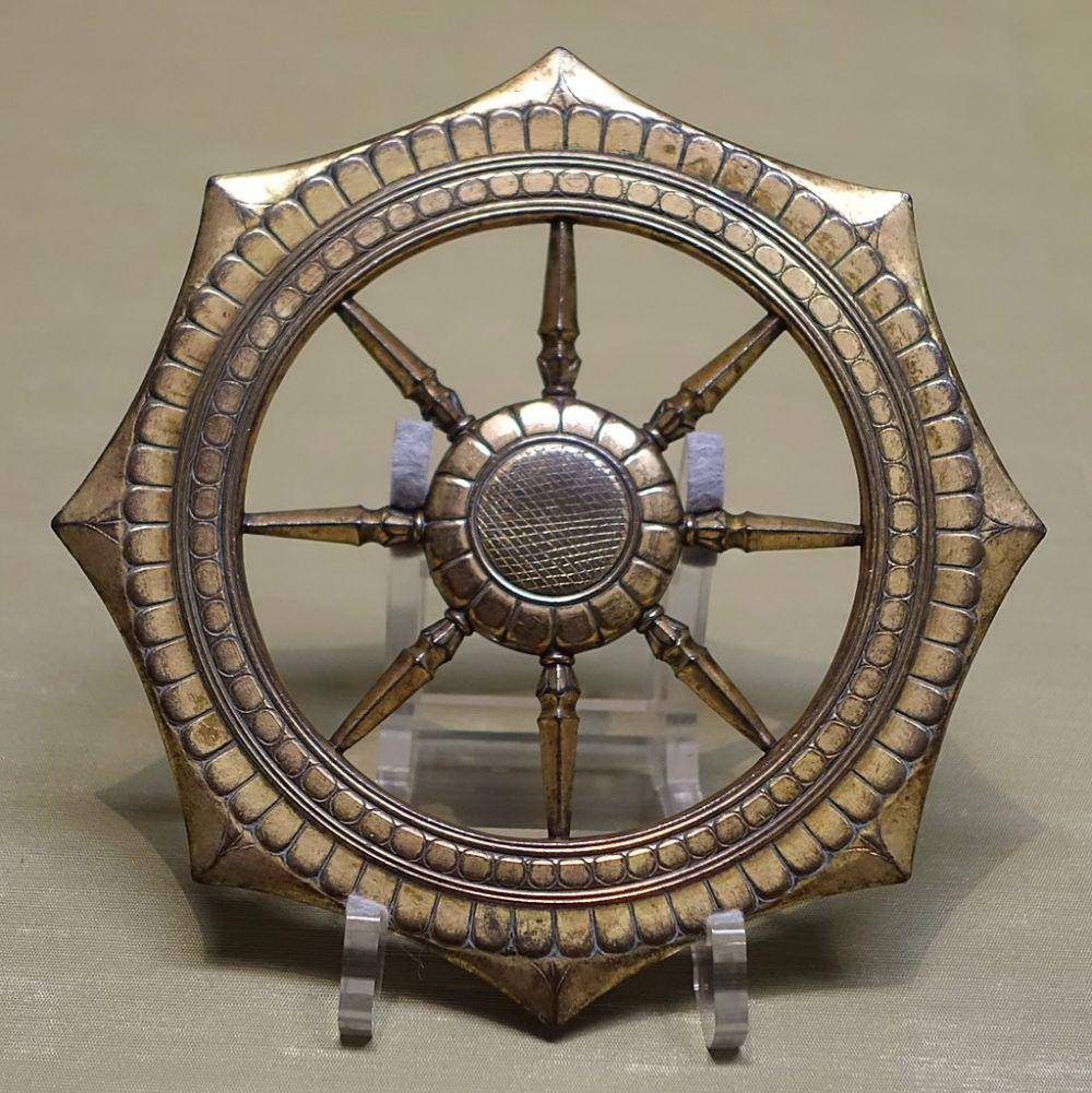 Dharma Wheel (commons.wikimedia.org)