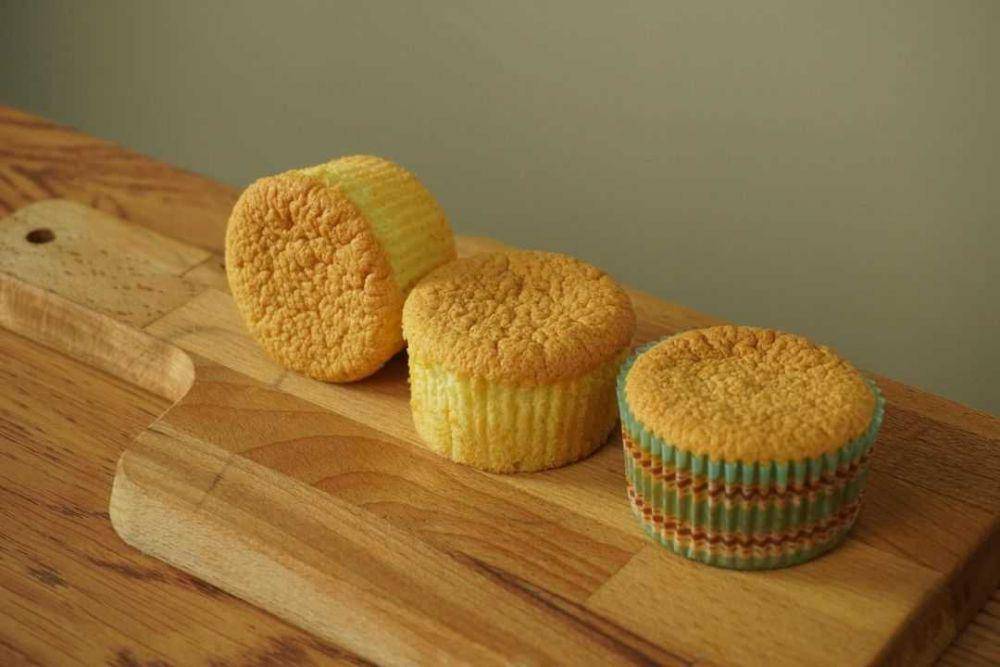 ilustrasi kue castella madu (instagram.com/thebookwithrecipe)