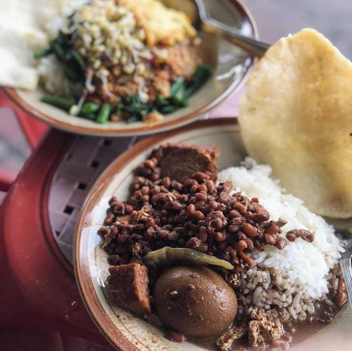 5 Tempat Makan Enak Dekat Alun-alun Kidul, Cocok buat Keluarga!