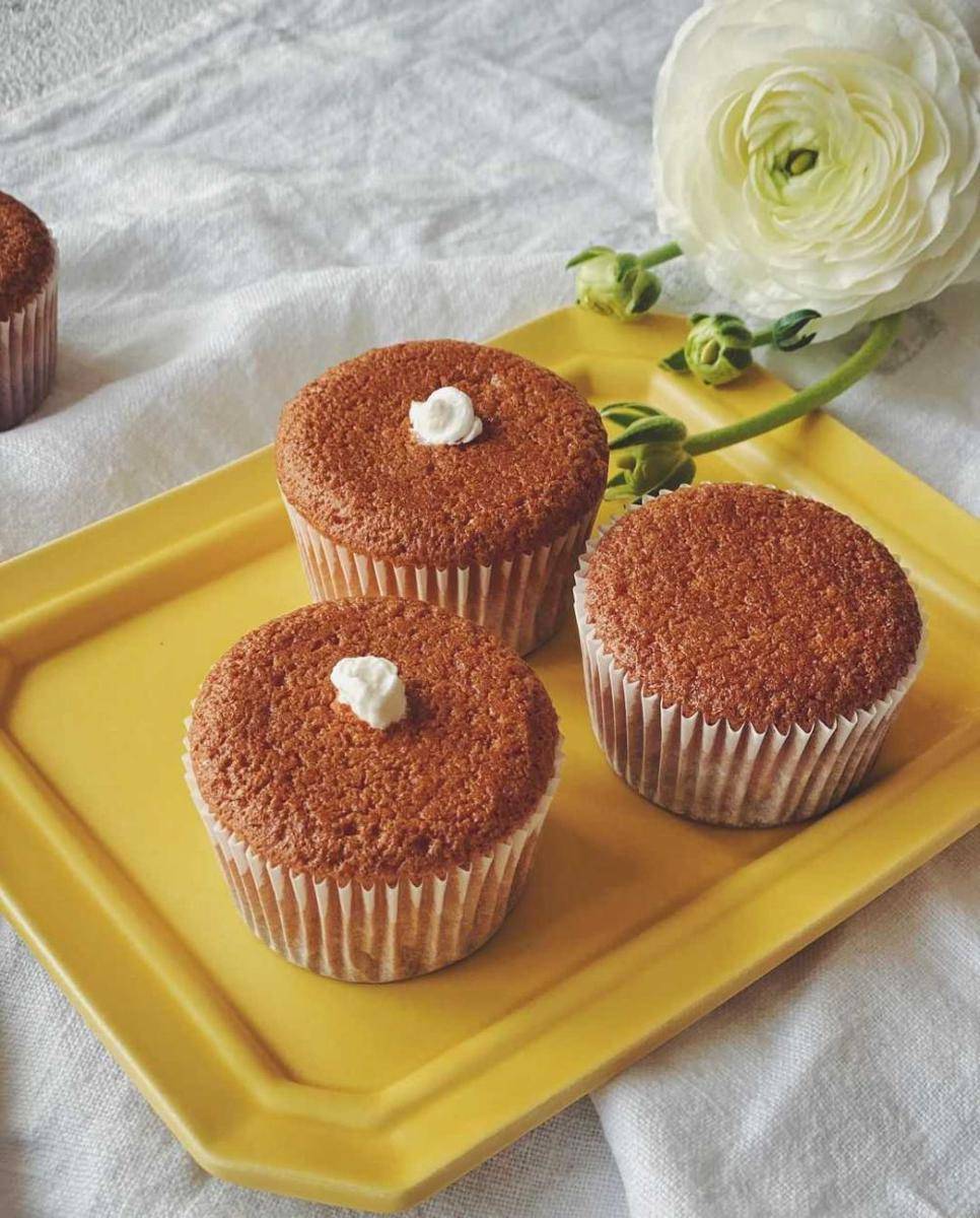 ilustrasi kue honey castella (instagram.com/seri_studio)