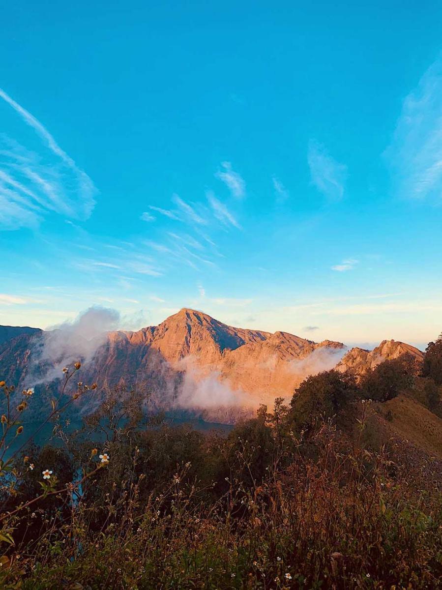 Gunung Rinjani (unsplash.com/Jeane Liu)