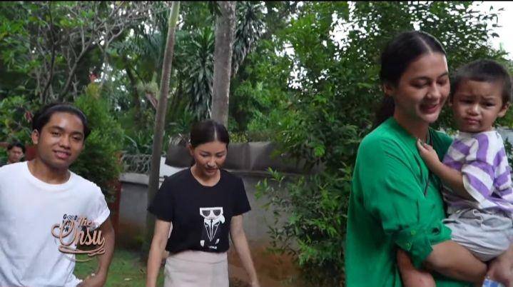 potret Sarwendah dan Paula Verhoeven (youtube.com/The Onsu Family)