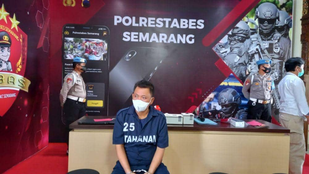 Seorang pencopet saat dikonfrontir di hadapan penyidik Polrestabes Semarang. (IDN Times/bt)