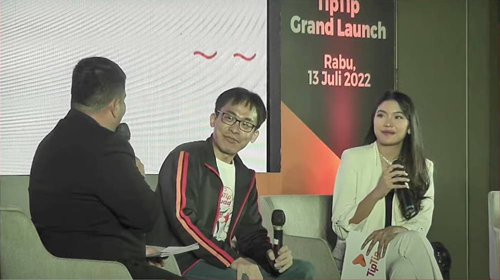 CEO TipTip, Albert Lucius, berbincang di sesi Grand Launch TipTip. (youtube.com/TipTip TV)