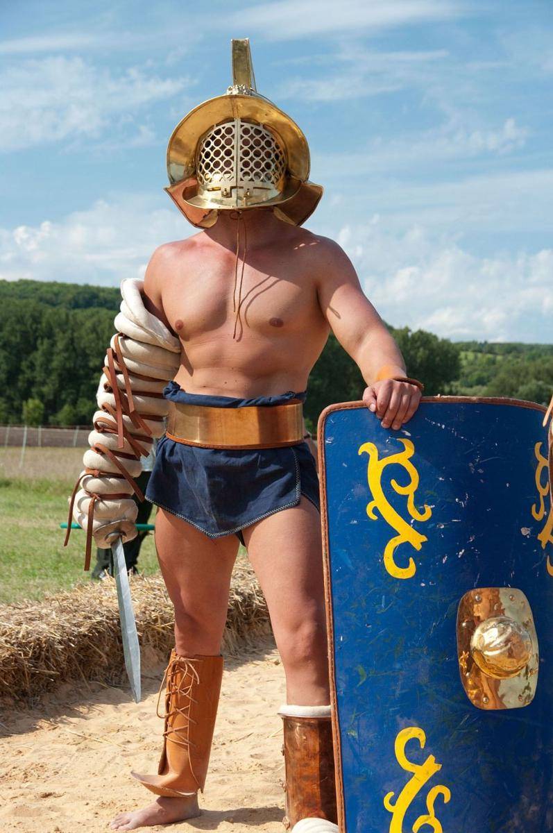 ilustrasi gladiator kelas murmillo (wikimedia.org)