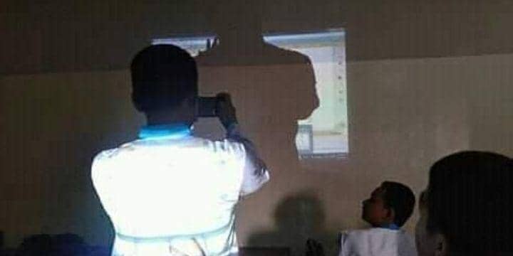 momen lucu saat presentasi di kelas (instagram.com/id.dagelan)