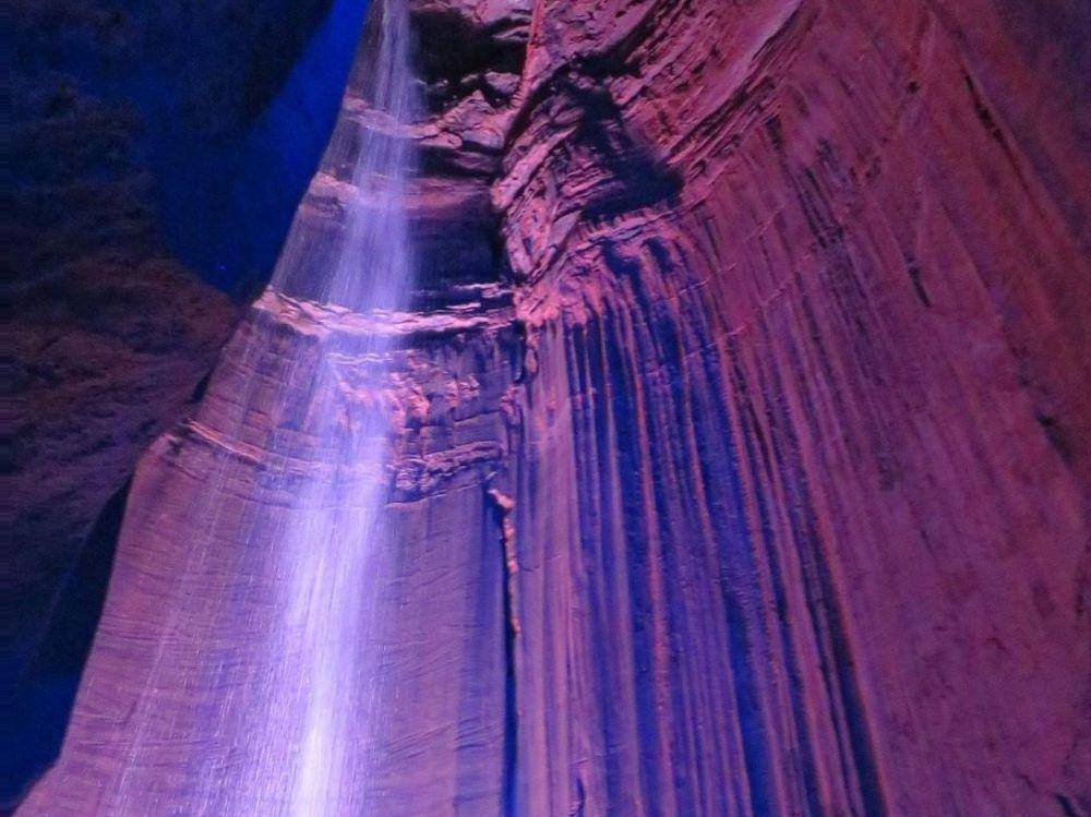 potret Ruby Falls (instagram.com/realchaas)