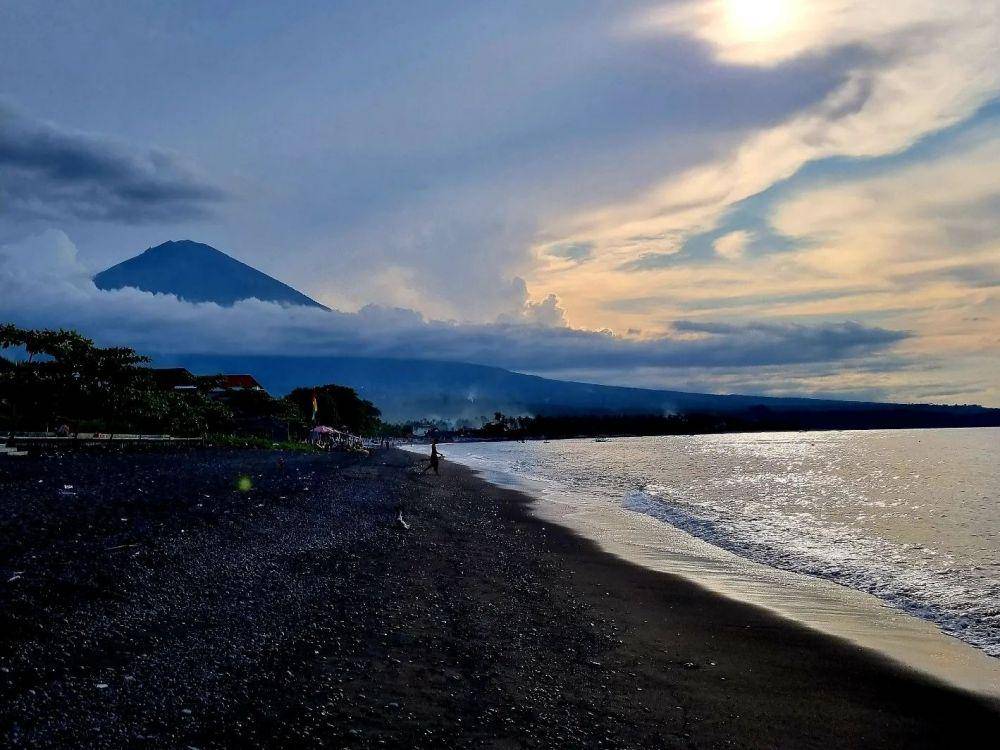 potret Pantai Amed (instagram.com/trulychoolee)
