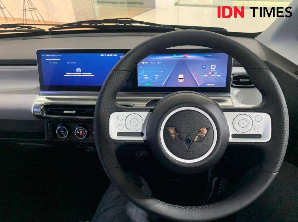 Duduk di kabin Wuling Air ev (IDN Times/Fadhliansyah)