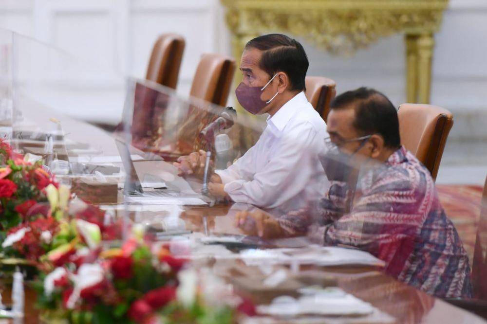 Presiden Jokowi terima Dewan Komisioner OJK Periode 2017-2022 (dok. Sekretariat Presiden)