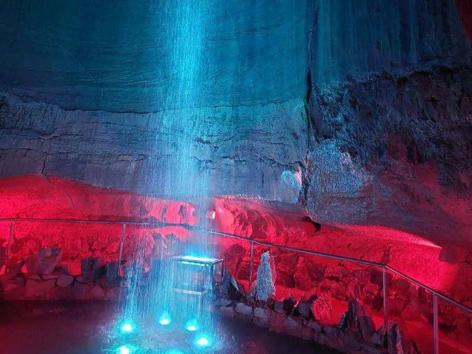 potret Ruby Falls (instagram.com/zack_washkevich)