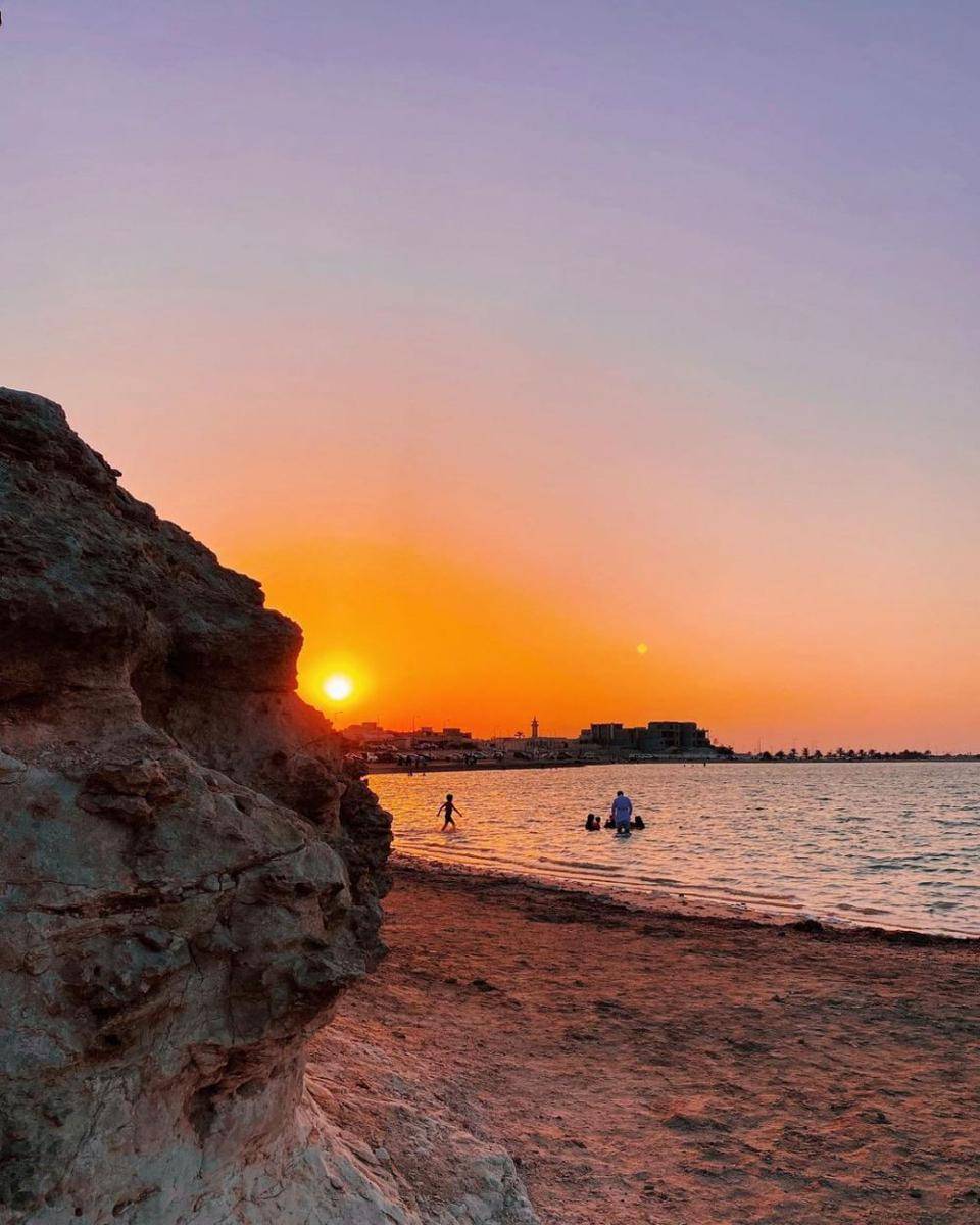 Al Thakira Beach (instagram.com/rf.jpeg)