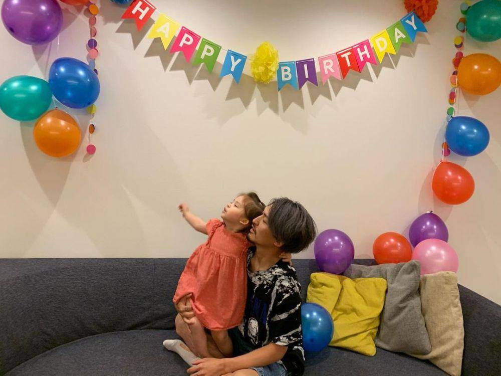 Ryota ONE OK ROCK dan buah hati (instagram.com/ryota_0809)