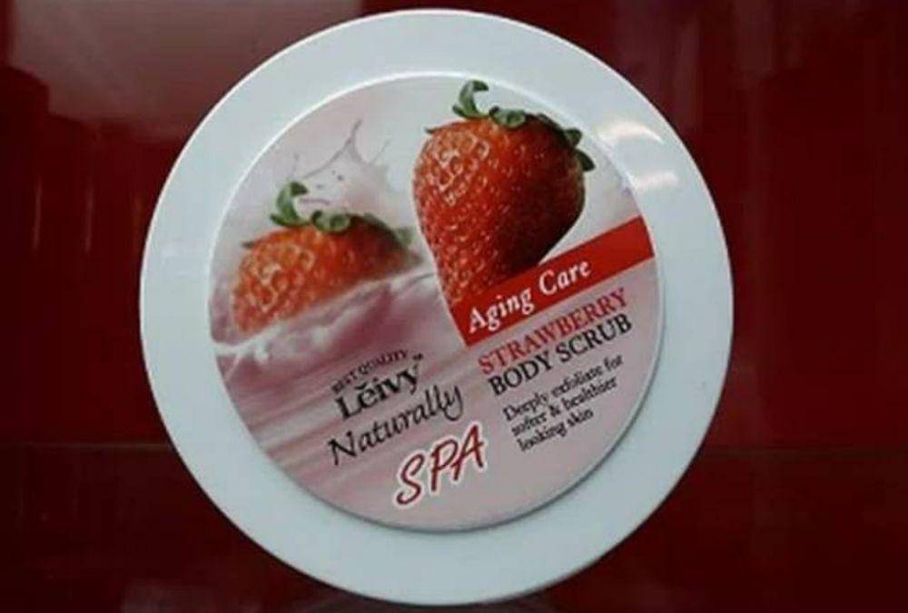 Leivy - Naturally Spa Aging Care Strawberry Body Scrub (tokopedia.com/pembersdih)