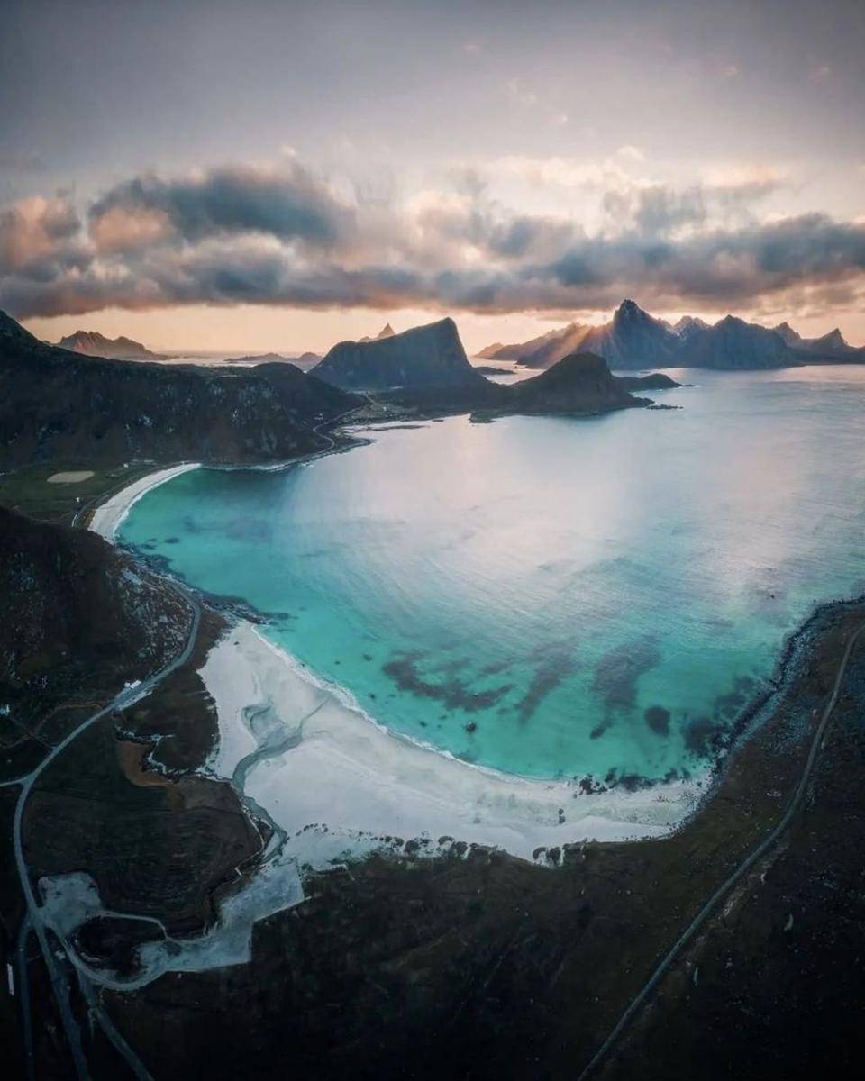 Haukland Beach (instagram.com/gautelorentsen)