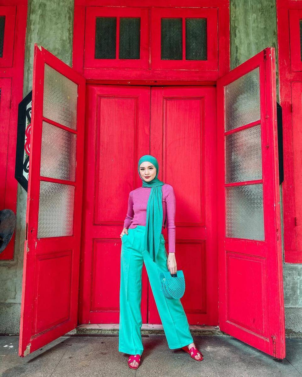 Ide outfit cewek kue ala Donita (instagram.com/donitabhubiy)