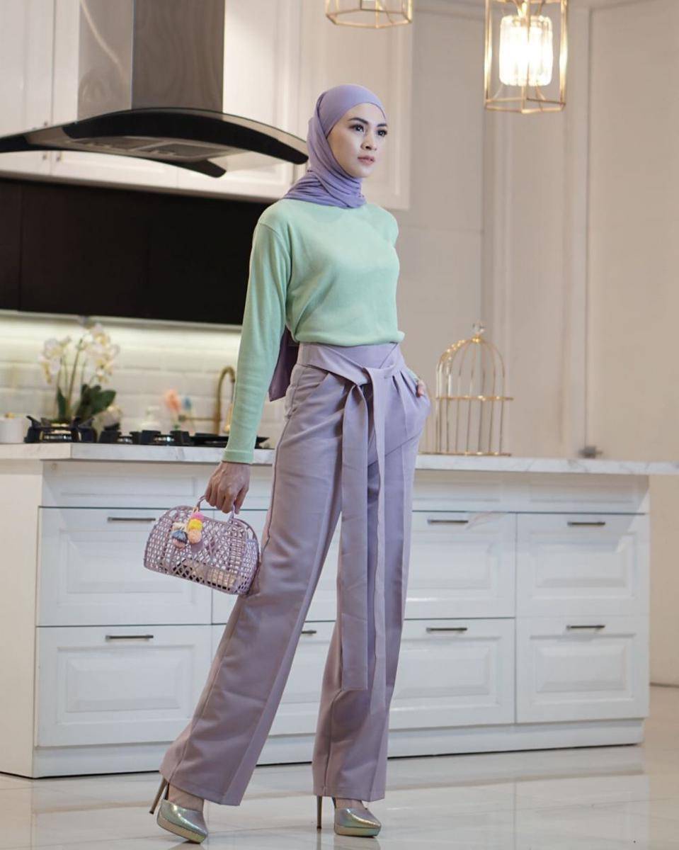 Ide outfit cewek kue ala Donita (instagram.com/donitabhubiy)