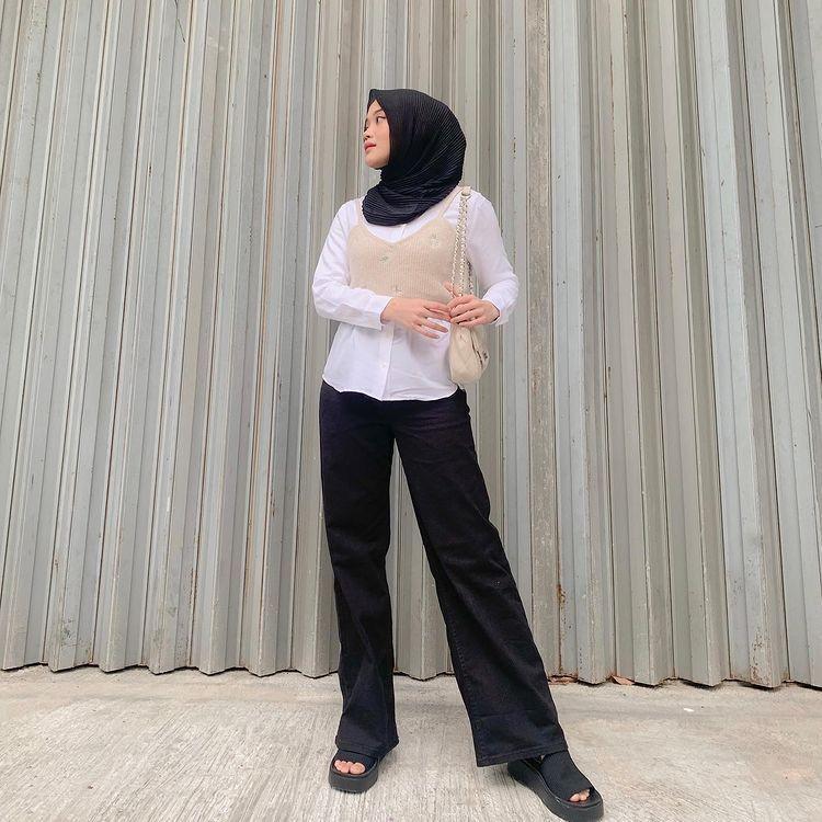 Ide outfit putih ala Putri Delina (instagram.com/putridelinaa)