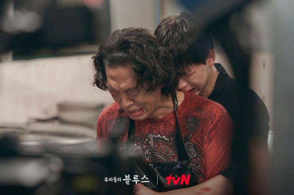 Bae Hyun Sung dan Park Ji Hwan di drama Our Blues (instagram.com/tvn_drama)