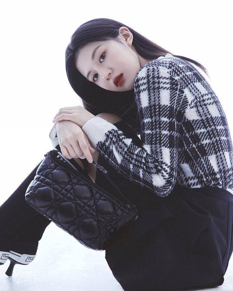 potret Go Yoon Jung (instagram.com/goyounjung)