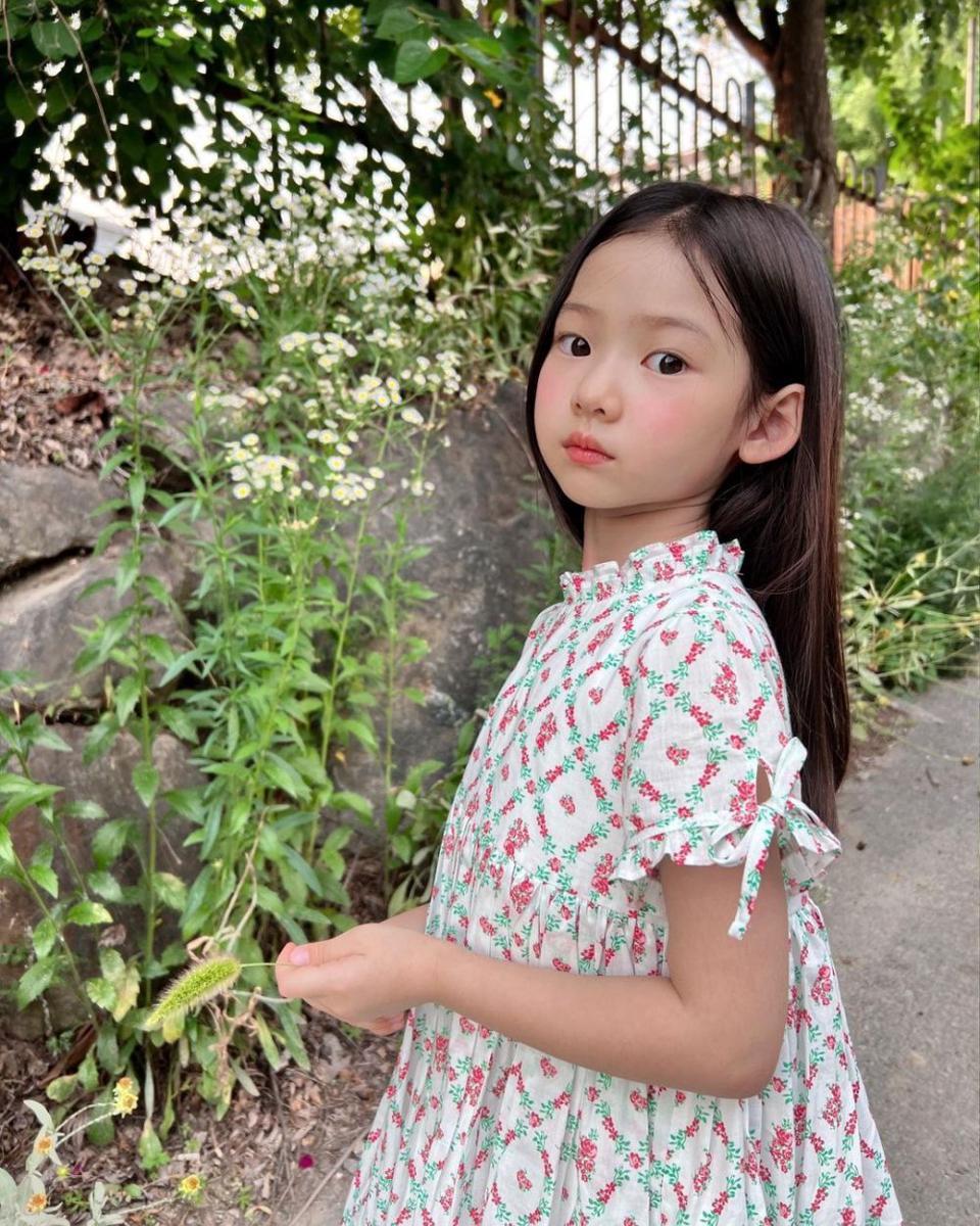 Choi So Yool (instagram.com/yulvely_aeng)