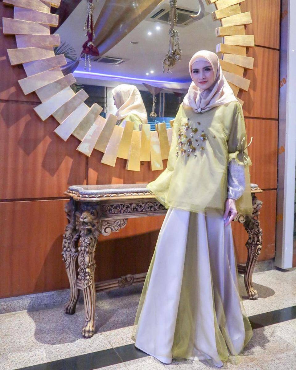 Ide outfit cewek kue ala Donita (instagram.com/donitabhubiy)