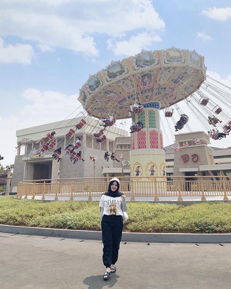 Ide outfit putih ala Putri Delina (instagram.com/putridelinaa)
