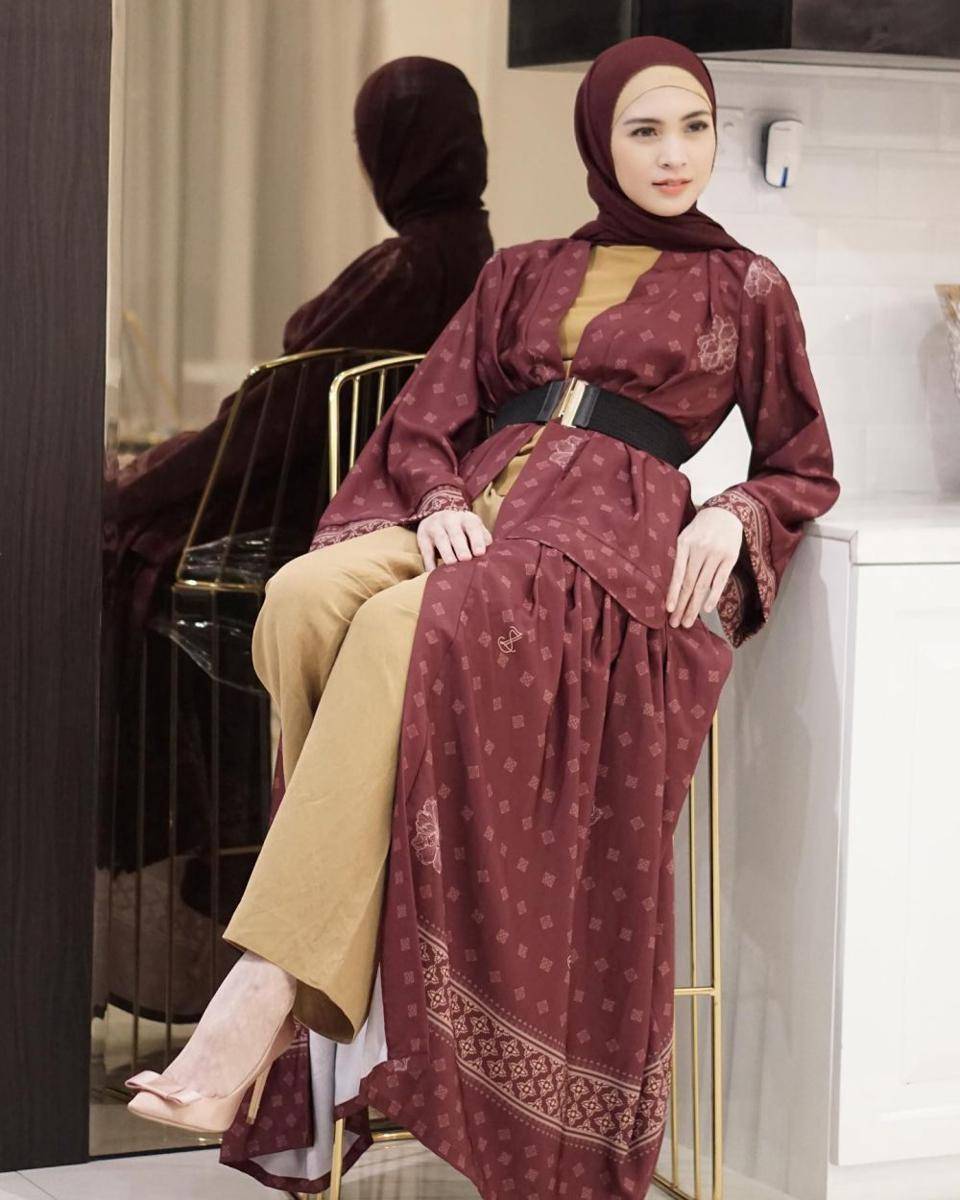 Ide outfit cewek kue ala Donita (instagram.com/donitabhubiy)