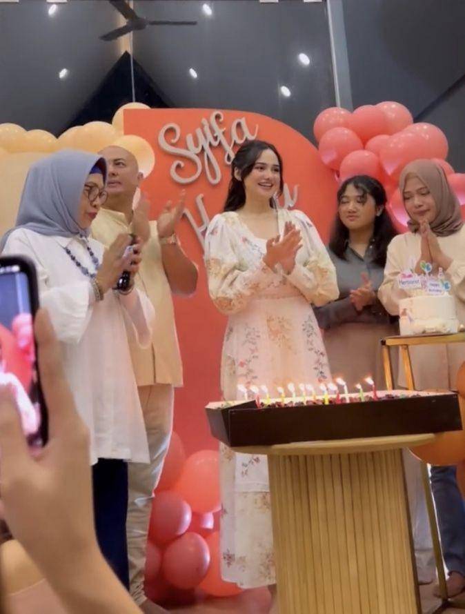 Ulang tahun Syifa Hadju (instagram.com/syifahadjureal)